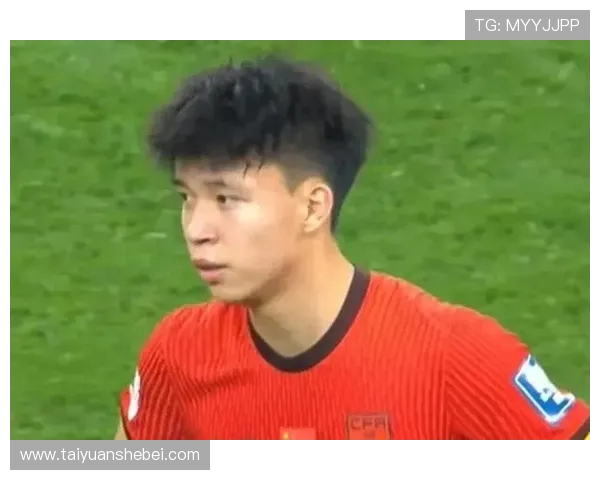 王钰栋回应记者称擅长突破不常传中 强调自己全能型中场角色 王钰栋回应记者称擅长突破不常传中 强调自己全能型中场角色