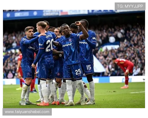 风暴突袭交通受阻利物浦球迷滞留途中难抵斯坦福桥