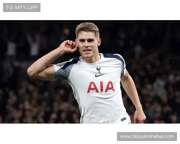 范德芬奔袭助攻帕利尼亚,欧冠破门首秀震撼全场 范德芬奔袭助攻帕利尼亚,欧冠破门首秀震撼全场